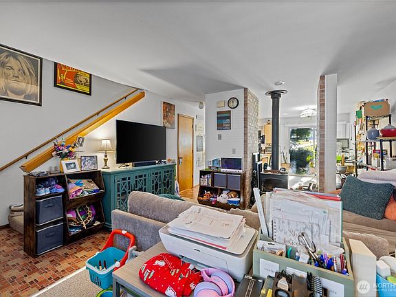 5th image of 1315 NE Jasmine Lane