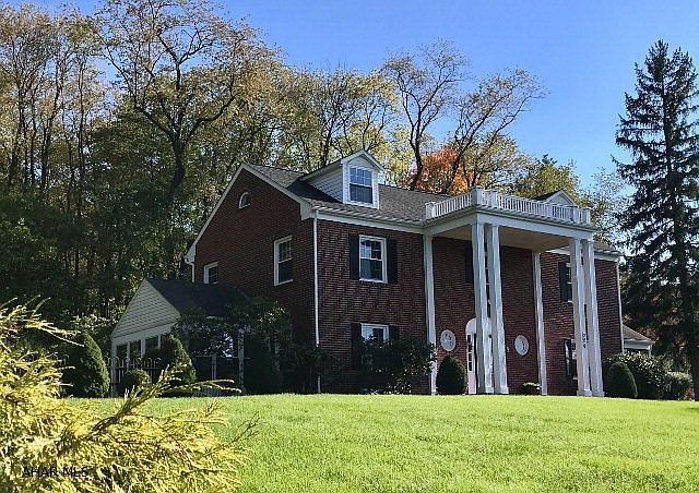 1st image of 624 E Watson St