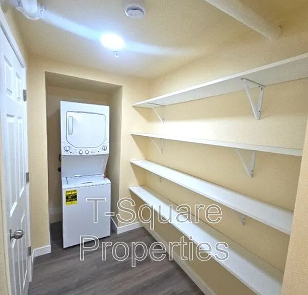 7041 S 116th Pl #105 — Photo 2