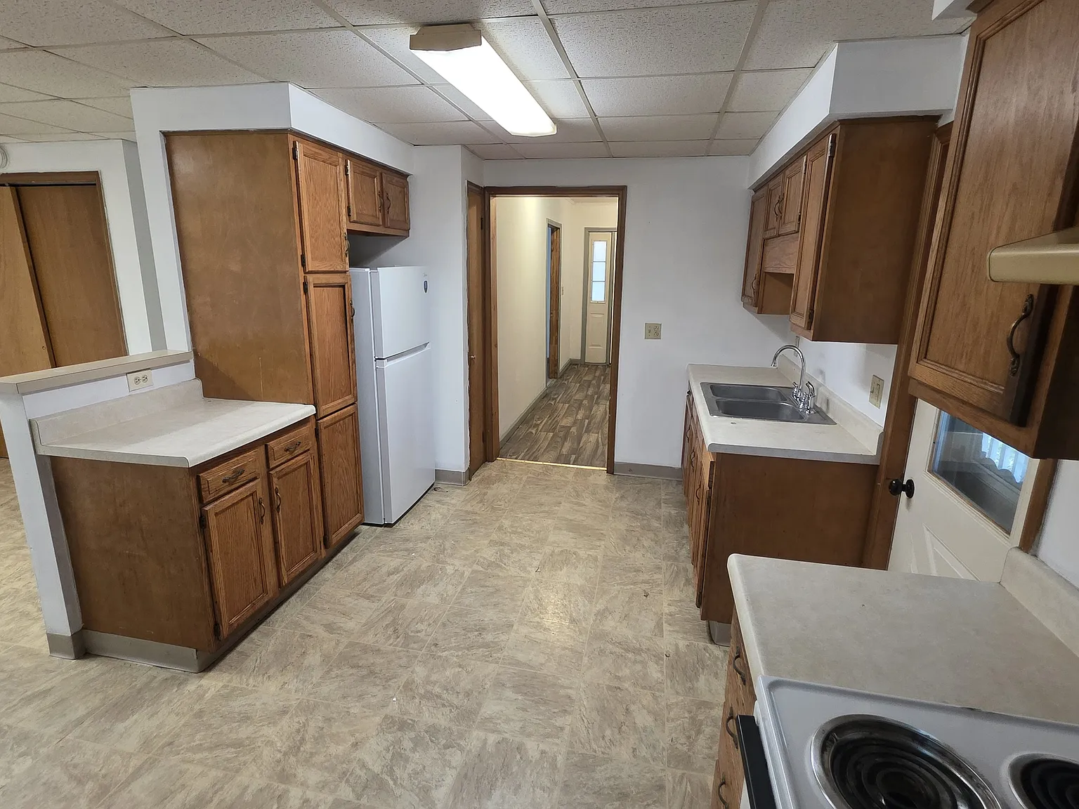 3 bed, $950 — Photo 2