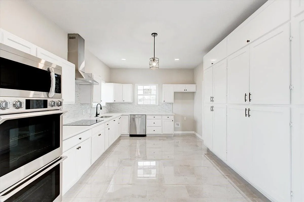 4 bed, 3.5 bath, 3558 sqft, $3,500 — Photo 4
