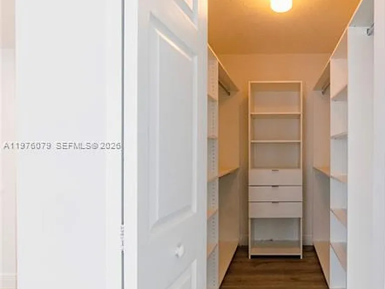 1155 Brickell Bay Dr #2204 — Photo 2