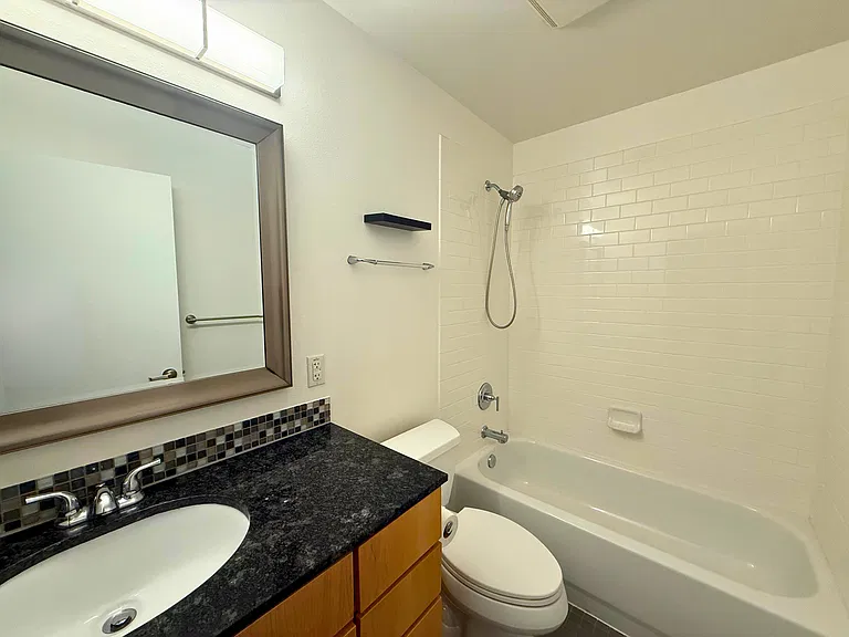 2200 Dickson Dr #123 — Photo 9