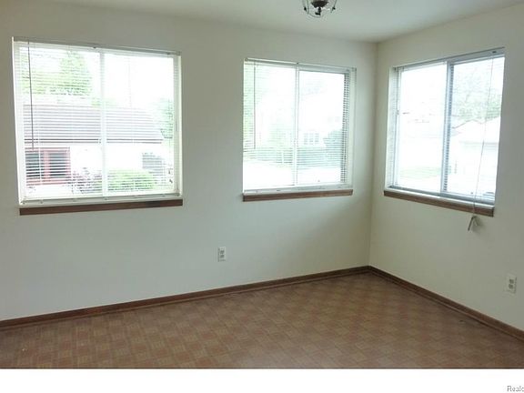 4th image of 465 N Franklin St