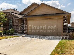 910 Red Crossbill, San Antonio, TX 78253
