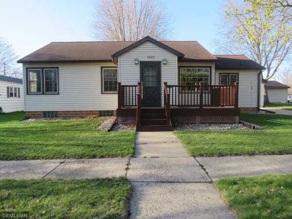 1420 14th St E, Glencoe, MN 55336