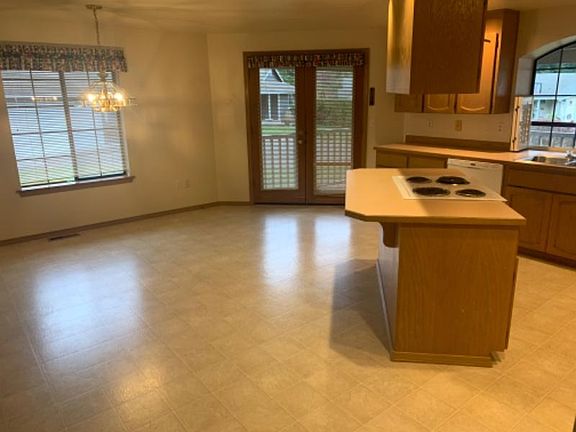 4th image of 8407 59th Avenue Ct E