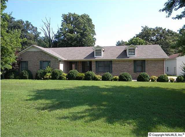 1st image of 382 Delynn Dr