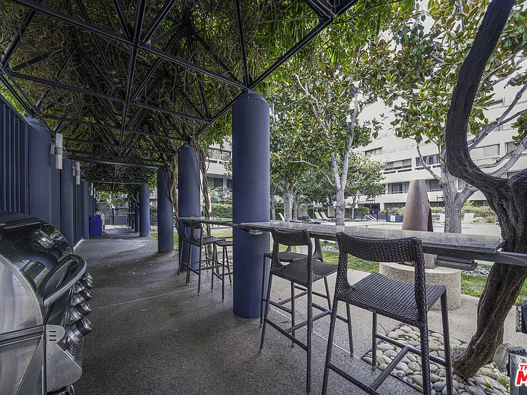 880 W 1st St #306 — Photo 31