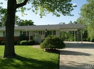 3033 Nettie Dr, Saint Louis, MO 63129