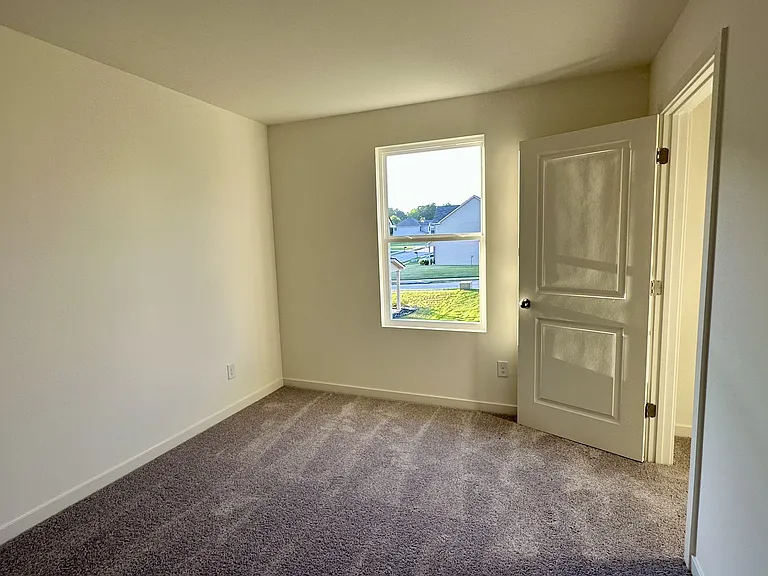 233 Golden Raintree Dr — Photo 7