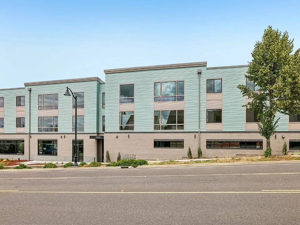 Brand-new 3-Bed, 2-Bath luxury single-level apartment! Bright, open-concept living with modern fi...