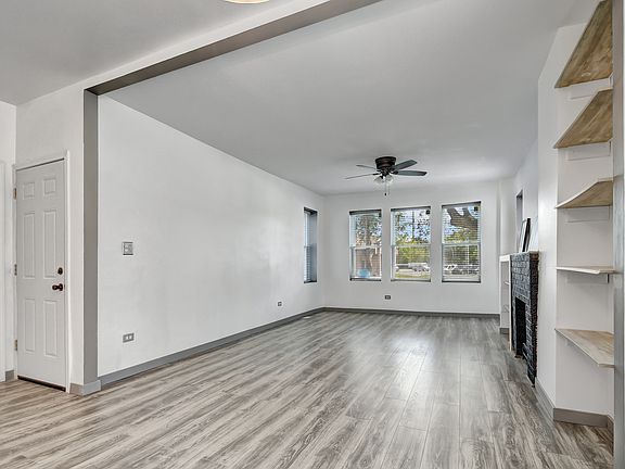 4th image of 1320 Emerald Ave