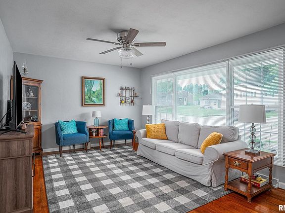 5th image of 3118 W Denison Ave