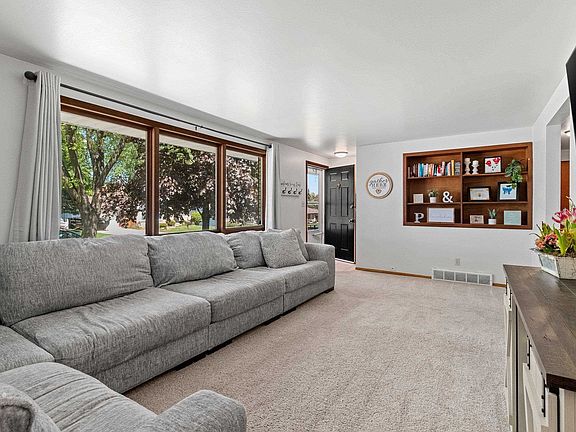 3rd image of 1109 Cameron St