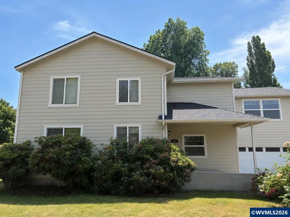451 Oak Ter, Sweet Home, OR 97386