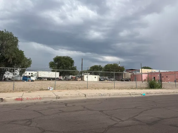 128 Rhode Island St NE, Albuquerque, NM 87108