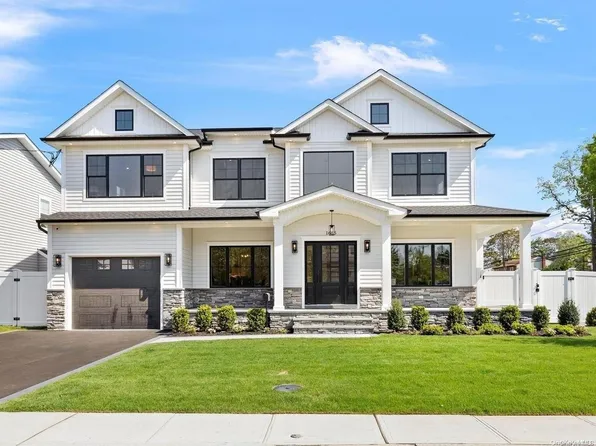1665 William Street, Merrick, NY 11566