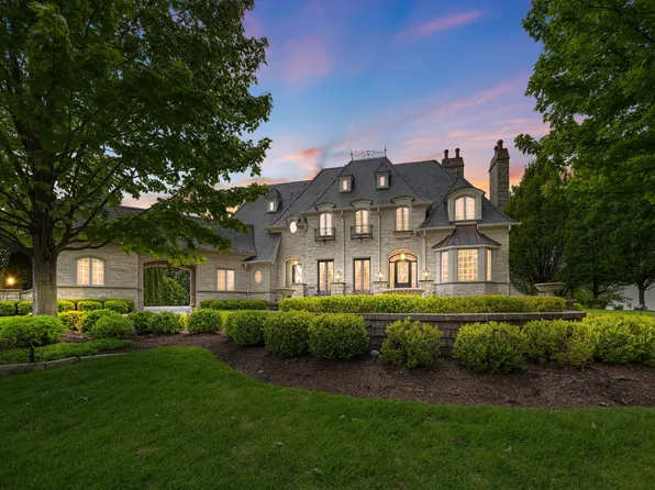 50 Baybrook Ln, Oak Brook, IL 60523