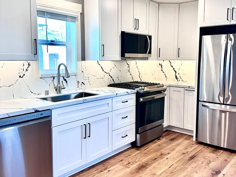 Third Avenue Duplex — Photo 2