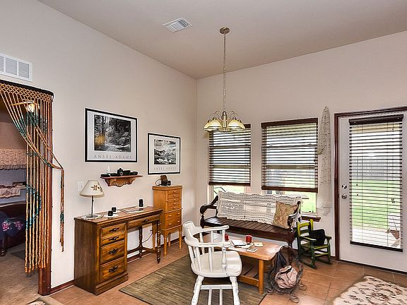 3rd image of 949 SW 157th Cir