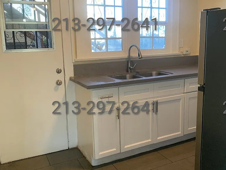 3977 S Harvard Blvd — Photo 4