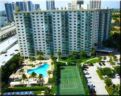 1 bed, 1.5 bath, 1000 sqft, $2,300 — Photo 2