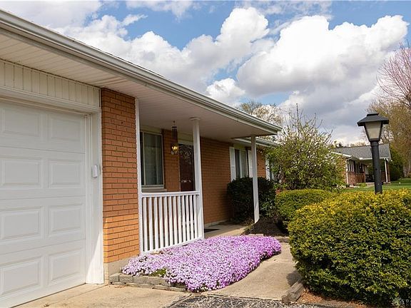 4th image of 425 Pinehurst Dr