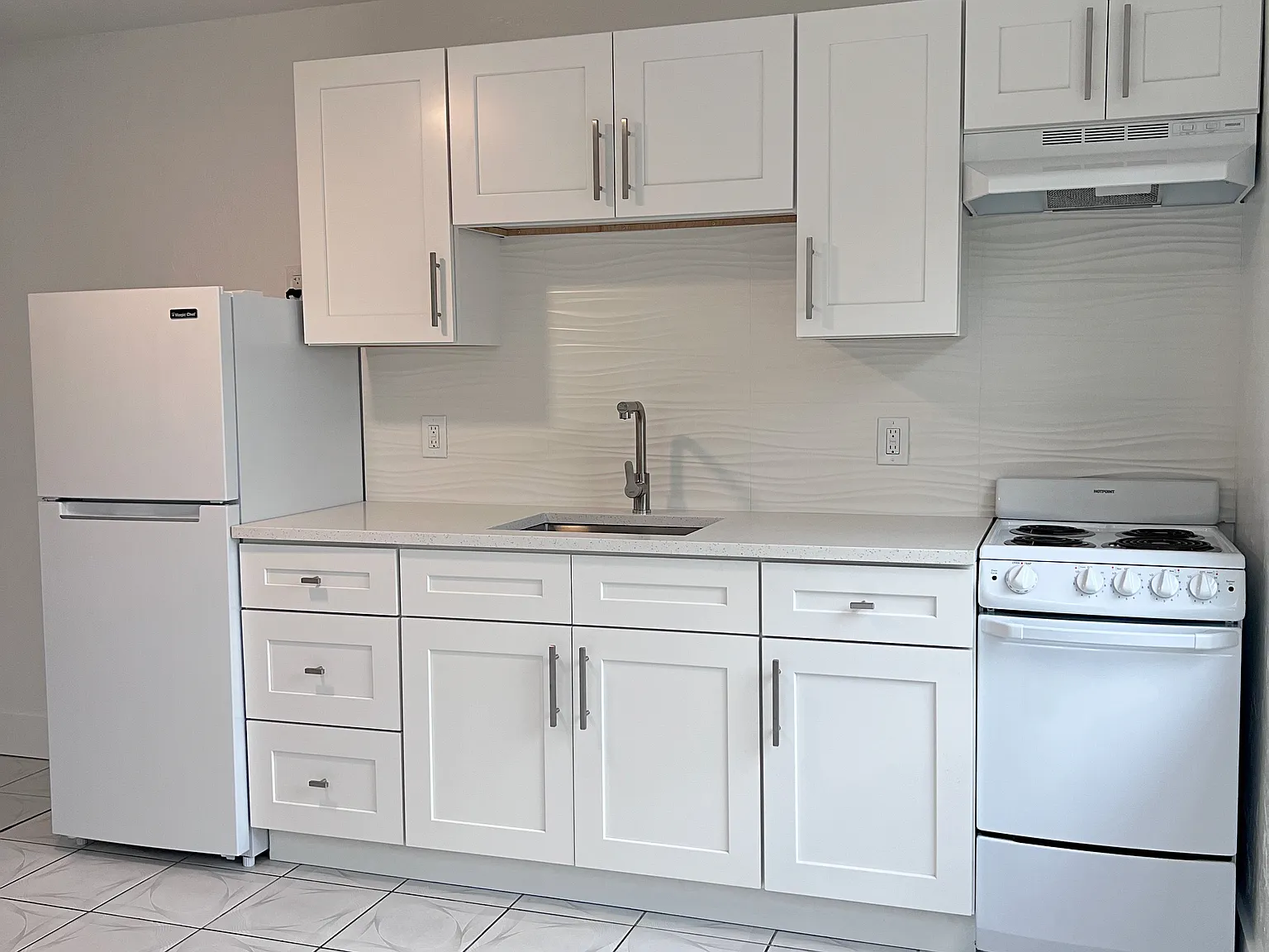 Studio, 300 sqft, $1,300 — Photo 4