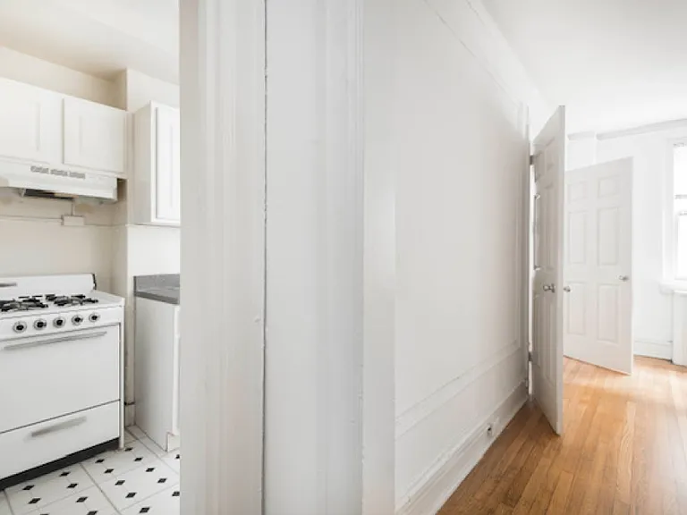 Embassy Apartments — Photo 6