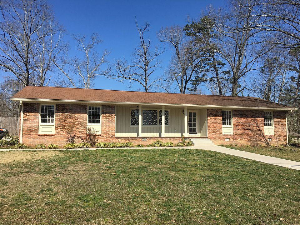1st image of 1820 Plantation Dr SE