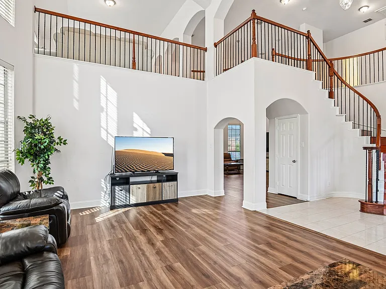 6006 Shadywood Ln — Photo 6