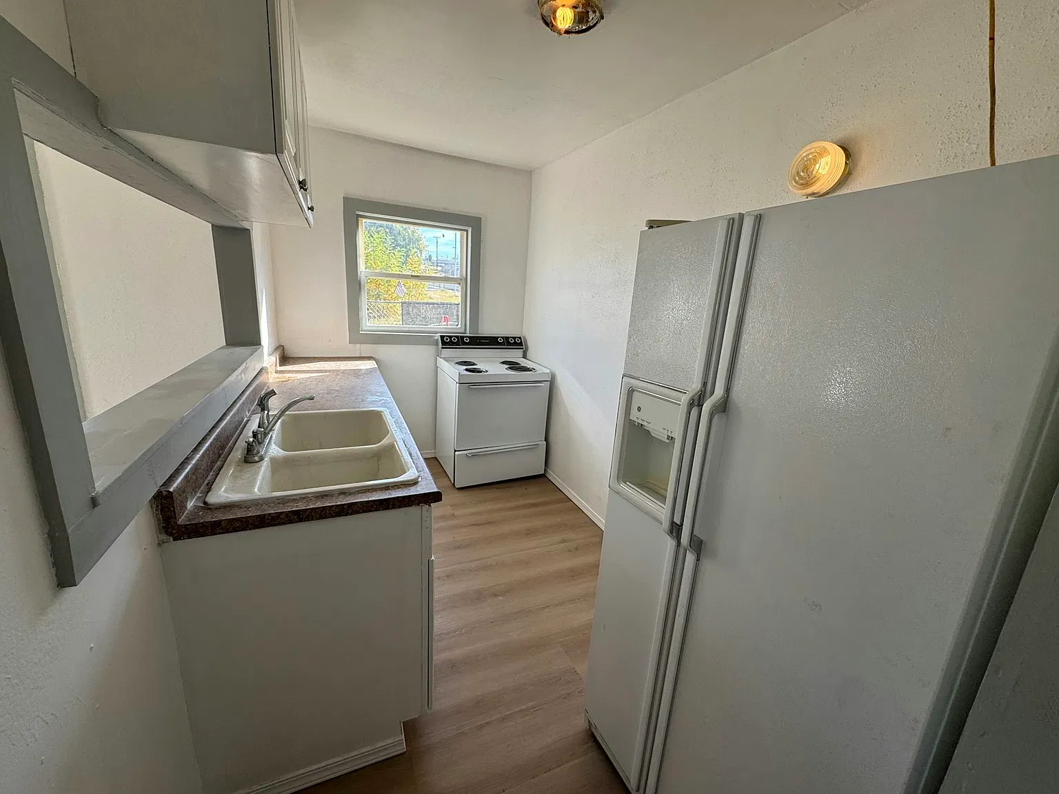 414 Main Avenue East, Unit 2 — Photo 2