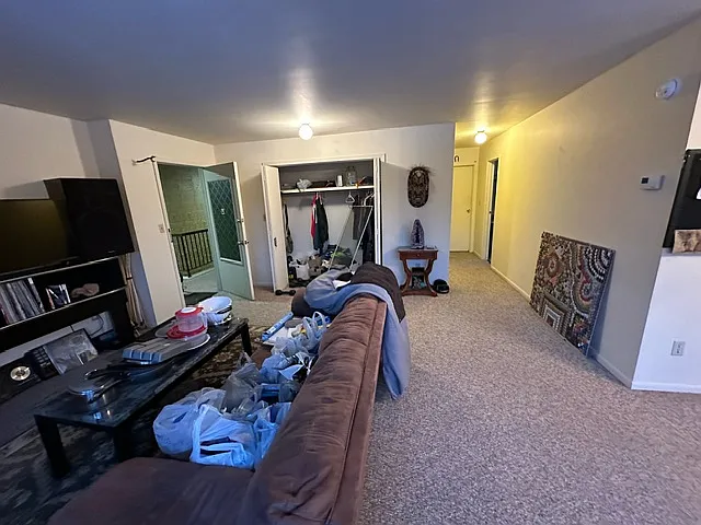 915-917 7th Ave #8 — Photo 2