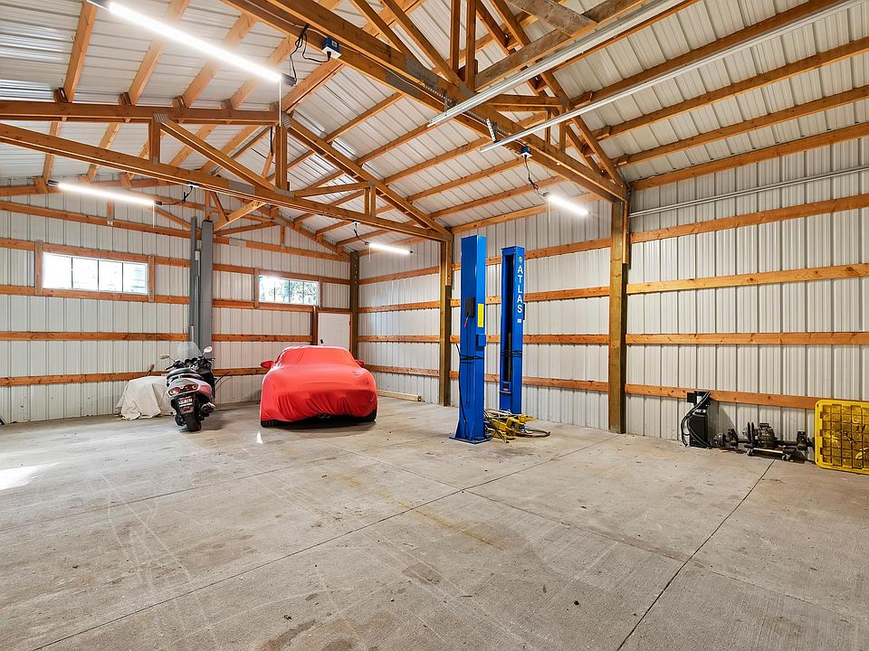 2nd image of 6208 W Everett St