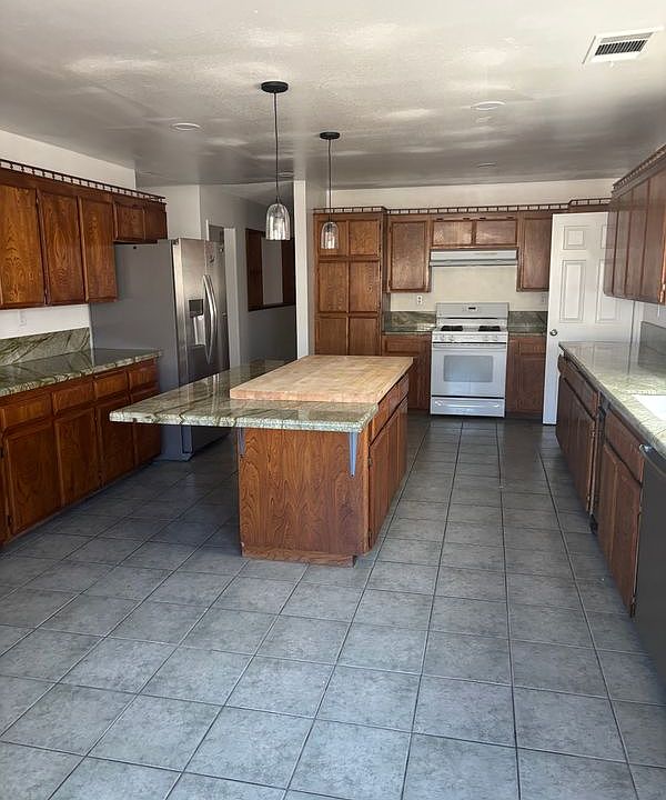 2nd image of 12800 Riverview Dr