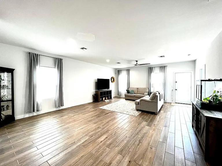 11104 S Weismann Dr — Photo 17
