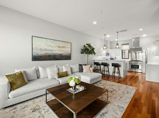 1628 NW Riverscape St, Portland, OR 97209