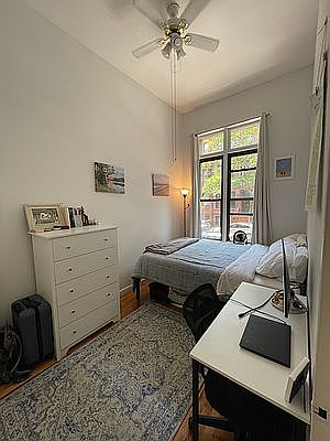 3rd image of 141 W 74th St APT 1A