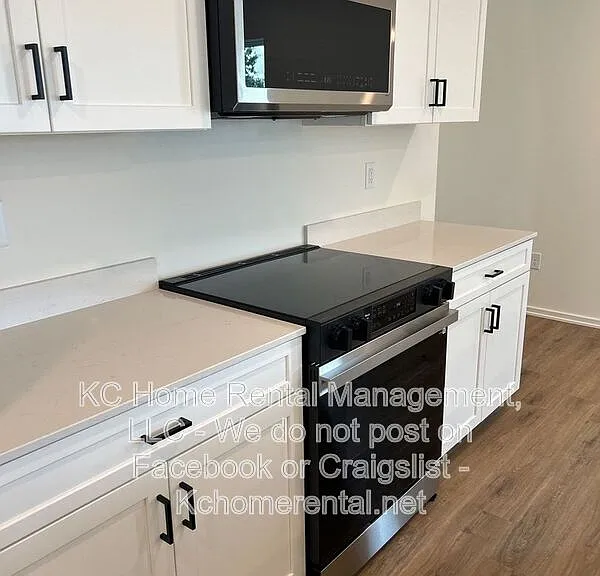 8716 SW Edgewater Dr — Photo 4