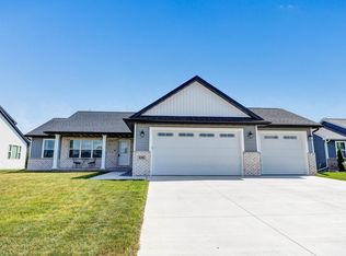 636 Diversity Dr, De Pere, WI 54115