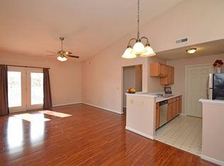 160 Rough River Dr APT 6, Erlanger, KY 41018