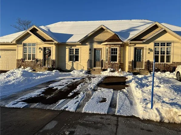 80 Lakeburn Ave #102, Dieppe, NB E1A 0Y7