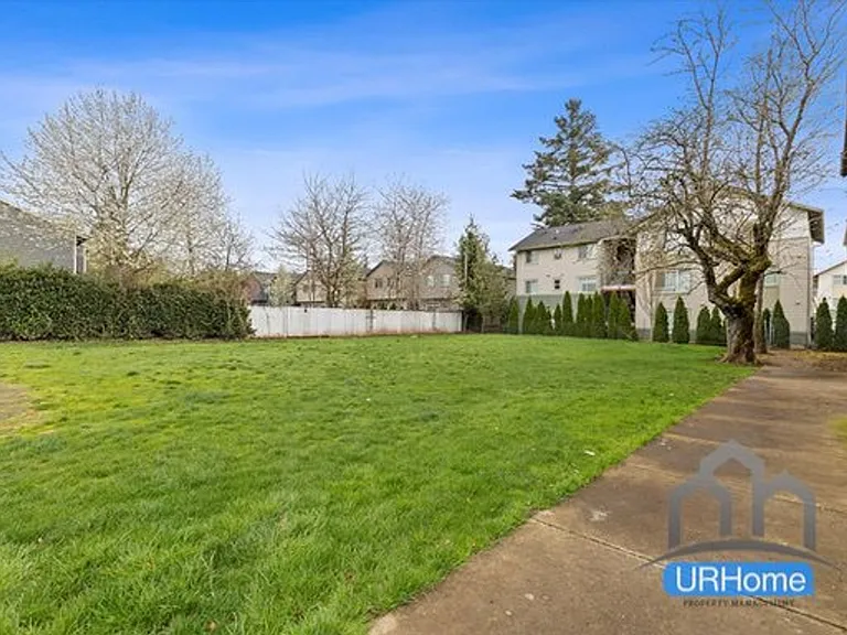 120 SE 143rd Ave — Photo 5