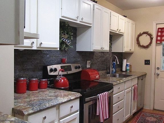 3rd image of 5-5 Garden St #A