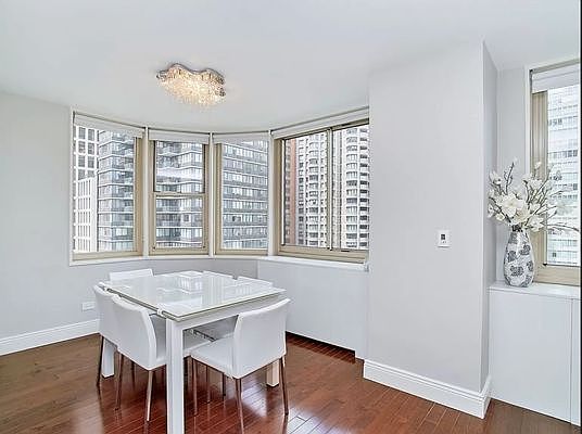 4th image of 30 W 63rd St #15KK