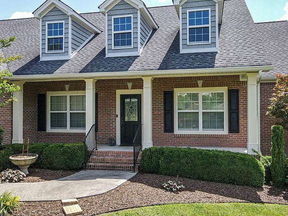 2nd image of 1716 Derby Ln