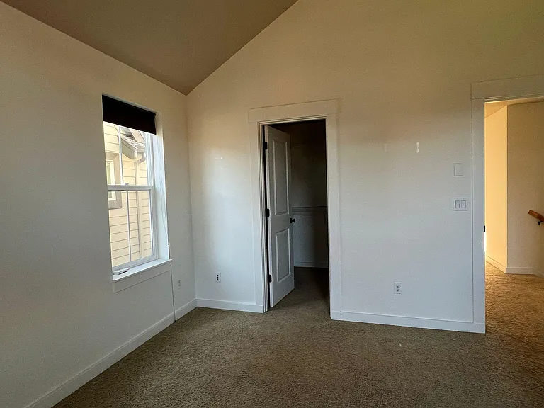 341 NE Eagle Way — Photo 16