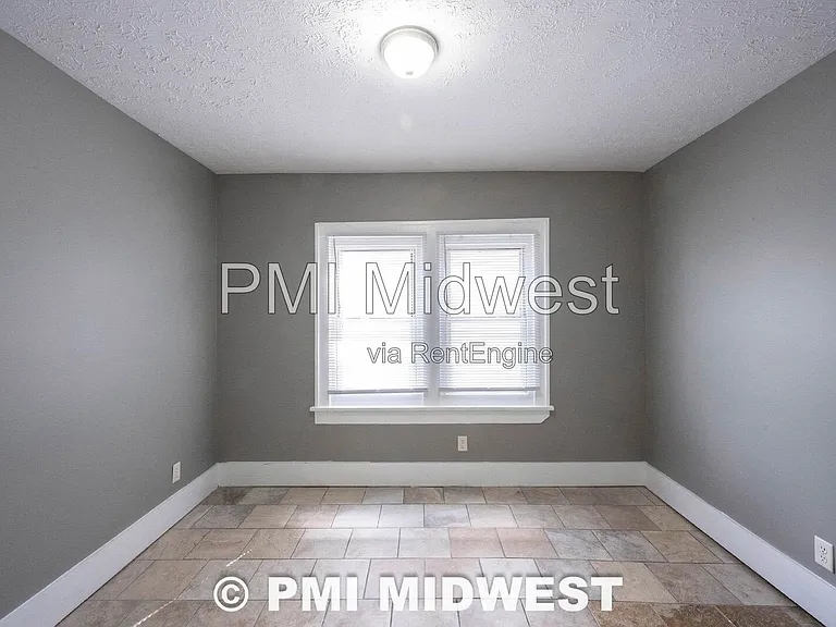 2201 E New York St #B — Photo 10