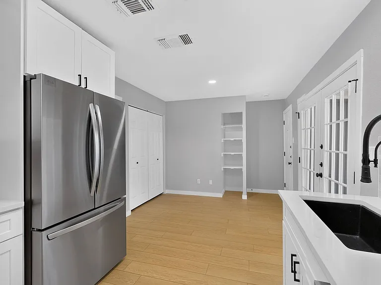 1748 Saint James Dr — Photo 19